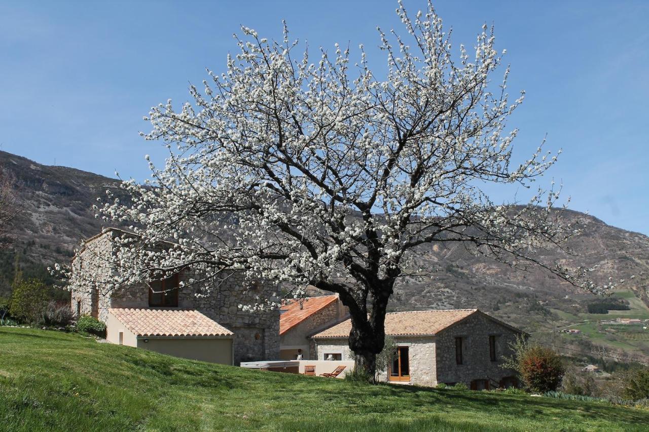 Rémuzat Entre Terre Et Ciel B&B 외부 사진